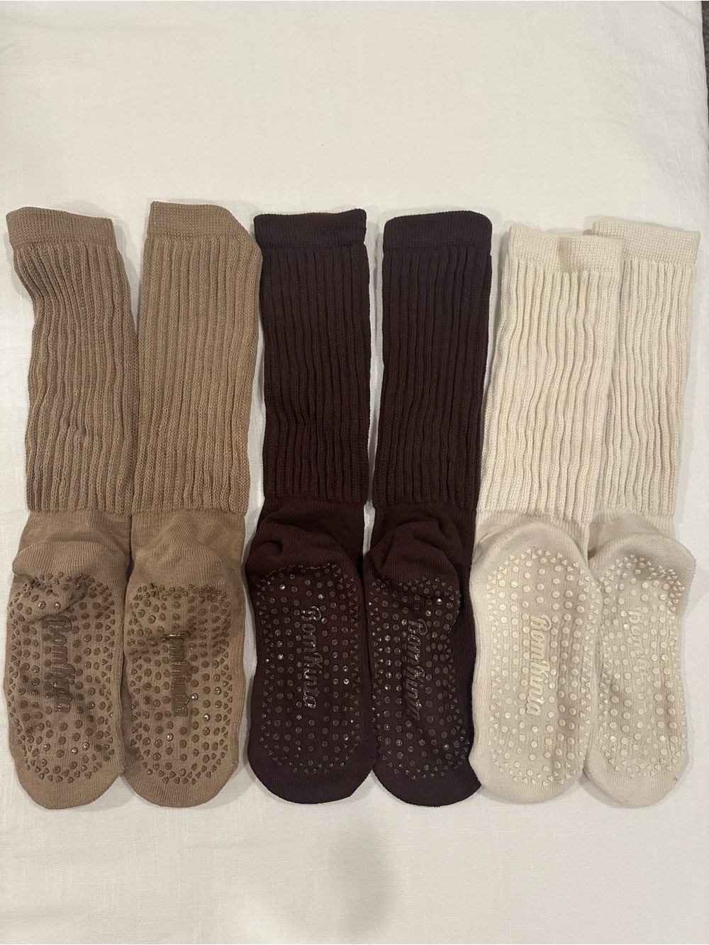 Neutral Slouch Pilates Grip Socks